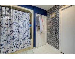 38 MILL Street E - 16