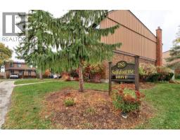 285 SANDOWNE Drive UnitNo. 9 - 42