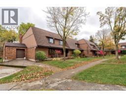 285 SANDOWNE Drive UnitNo. 9 - 44