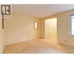 285 SANDOWNE Drive UnitNo. 9 - 8