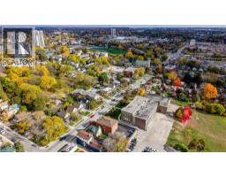 138 COURTLAND Avenue E - 9