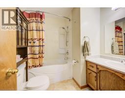 87 SOUTHWOOD Drive - 22