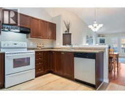 510 QUEENSWAY W UnitNo. 33 - 11