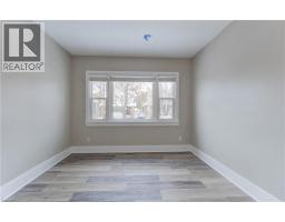 19 FAIRVIEW Avenue - 12