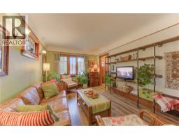 61 GRUHN Street - 18