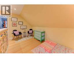 61 GRUHN Street - 32