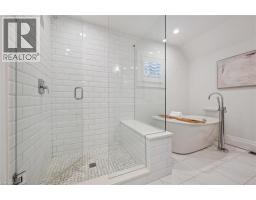 860 QUEENS Boulevard - 23