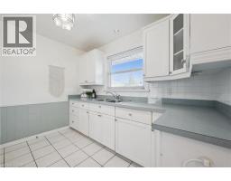 532 VICTORIA Street S - 12