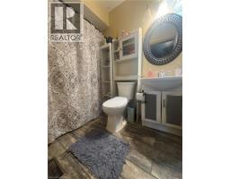 24 WOODHOUSE Avenue - 14