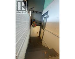 24 WOODHOUSE Avenue - 27