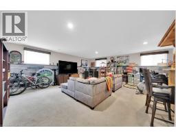 25 COUNTRY CLUB Road - 27