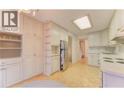 121 UNIVERSITY Avenue E UnitNo. 52 - 11