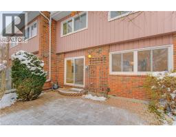 121 UNIVERSITY Avenue E UnitNo. 52 - 33