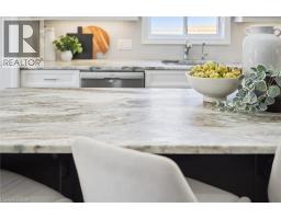 8 GRIFFITH Court - 18