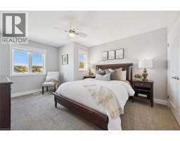 8 GRIFFITH Court - 34