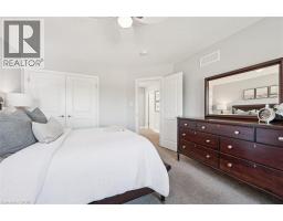 8 GRIFFITH Court - 35