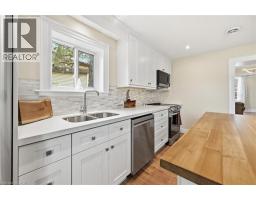 2083 MAIN Street N - 11