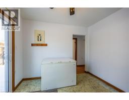 110 NELSON Street E - 13