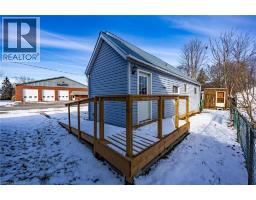 110 NELSON Street E - 18