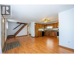 110 NELSON Street E - 3