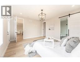 1050 WALTON Avenue - 17