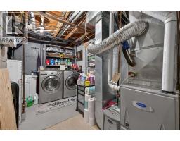 52 LORNE Avenue - 35