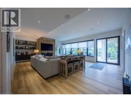 34 GRAND Street - 32