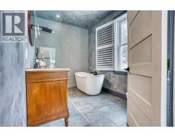 275 VICTORIA Avenue N - 16