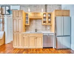 275 VICTORIA Avenue N - 19