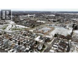 233 KINROSS Street - 2