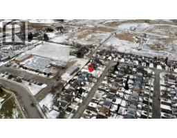 233 KINROSS Street - 3