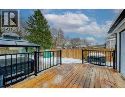 85 CHALMERS Street N - 40