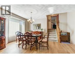 2 FALLS Crescent - 10