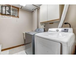 2 FALLS Crescent - 20