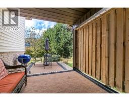 2 FALLS Crescent - 21