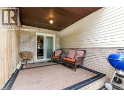 2 FALLS Crescent - 23