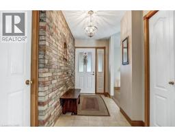 2 FALLS Crescent - 4