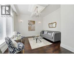 855 AVENUE Road - 11