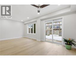 930 ZELLER Crescent - 13