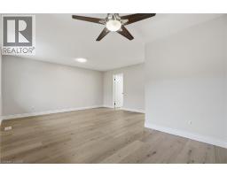 930 ZELLER Crescent - 19