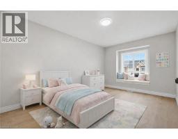 930 ZELLER Crescent - 22