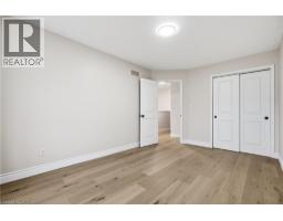 930 ZELLER Crescent - 25