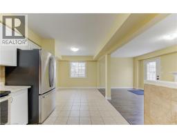 40 RED CLOVER Crescent - 12