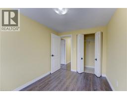 40 RED CLOVER Crescent - 35