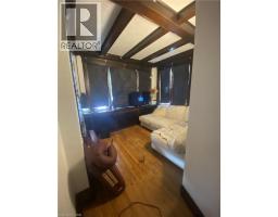 32 SIMEON Street - 32