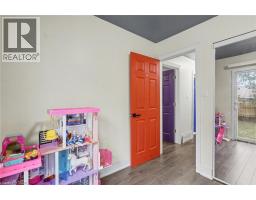 5 EQUESTRIAN Court - 16