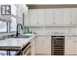 164 JANSEN Avenue UnitNo. 15 - 17