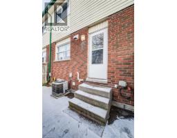 164 JANSEN Avenue UnitNo. 15 - 32