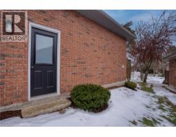 184 ROXTON Drive UnitNo. 16 - 49