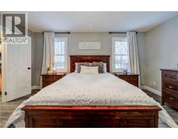 451 KNIGHTSBRIDGE Court - 33